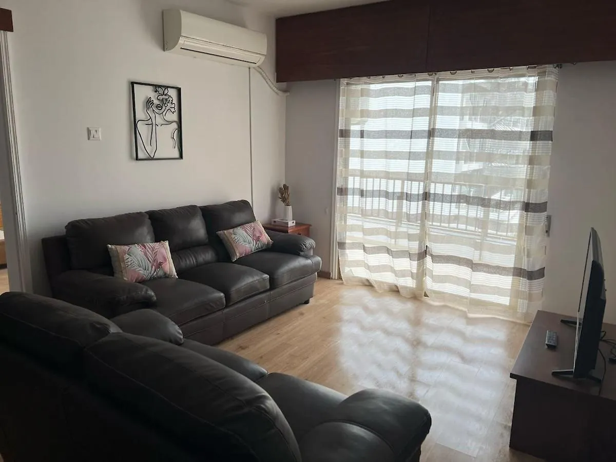 2 Bedrooms Larnaca Finikoudes Κύπρος