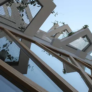 Qbic לרנקה
